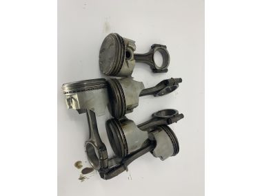 Set of 5x USED Piston 10128212 can be used.. a few little small scrathes.. will give no problem. 